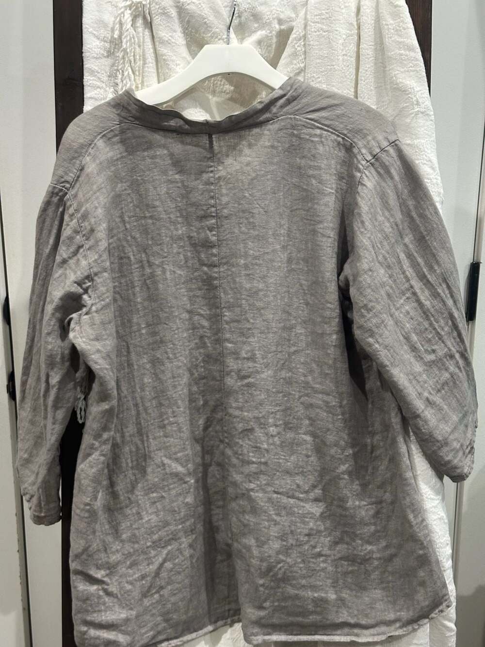 Cobblestone Living Grey Linen V-Neck 3/4 Sleeve High-Low Tunic Blouse - Picture 3 of 3